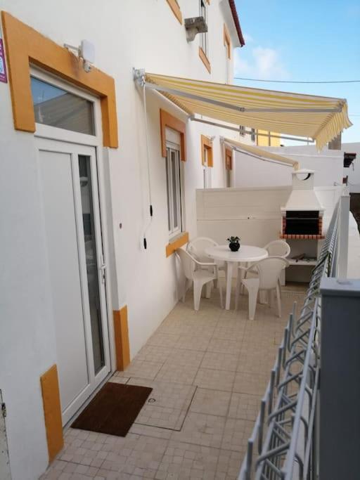 Casa Da Praia Da Poca - Apartamento Tulipa エストリル エクステリア 写真